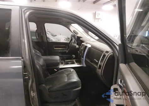 2011 Ram Ram 1500 Laramie z USA, uszkodzony, nr VIN 1D7RV1CT4BS556085